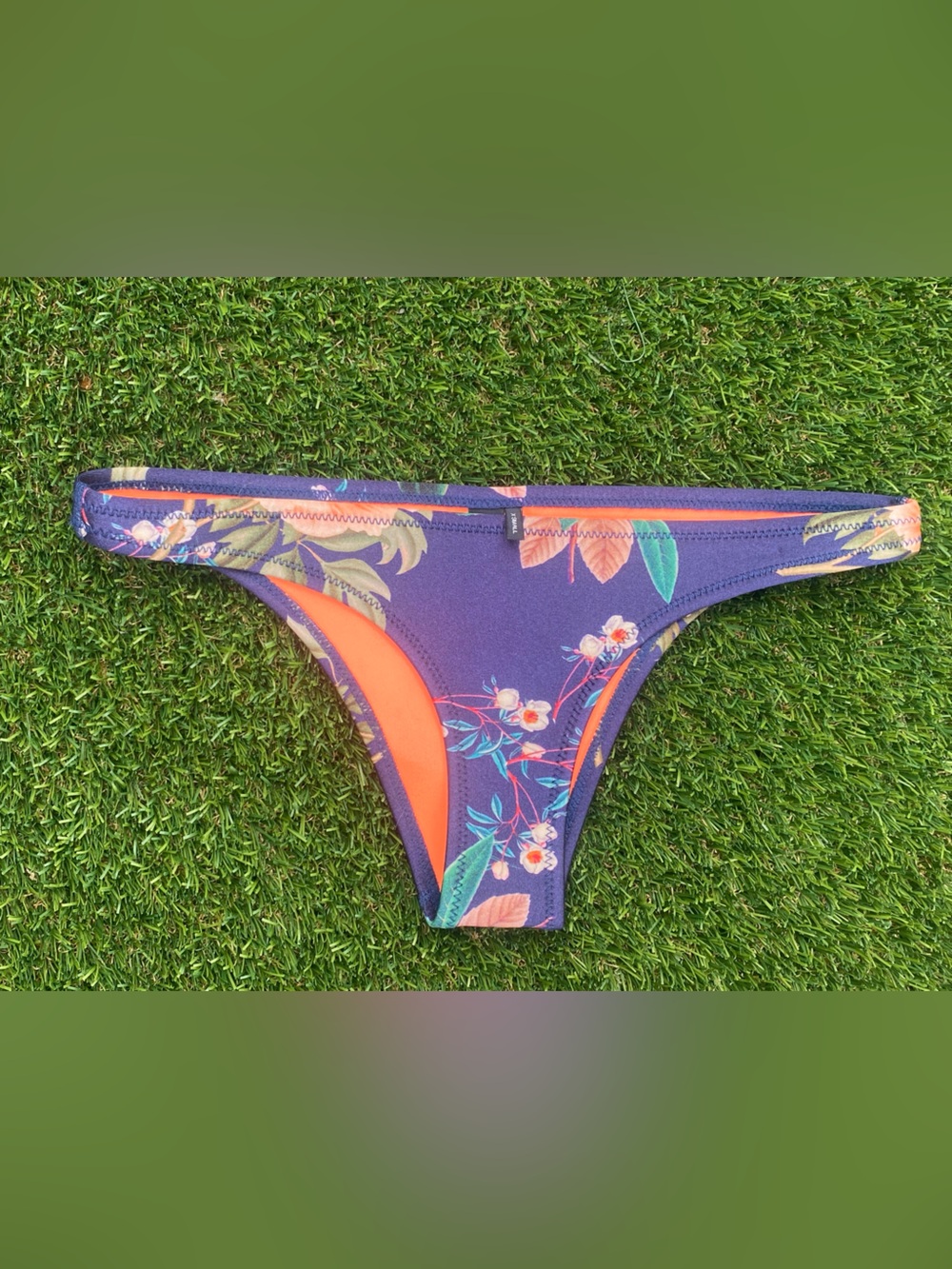 NWOT Triangl Neoprene Floral Bikini 👙 - Picture 7 of 12